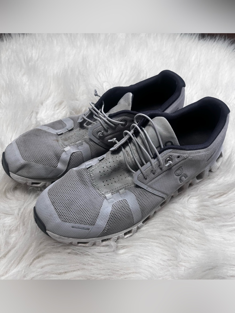On Cloud Men's Grey Lightweight Mesh Running Sneakers size 11.5